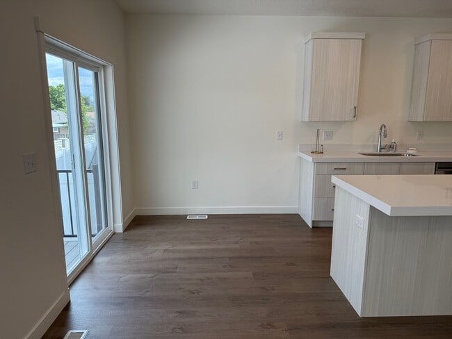 Building Photo - 3550 W Franco Ct