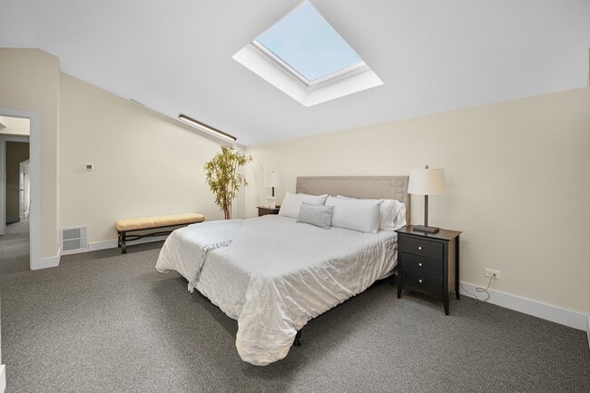 Building Photo - 2541 N 76th Ave