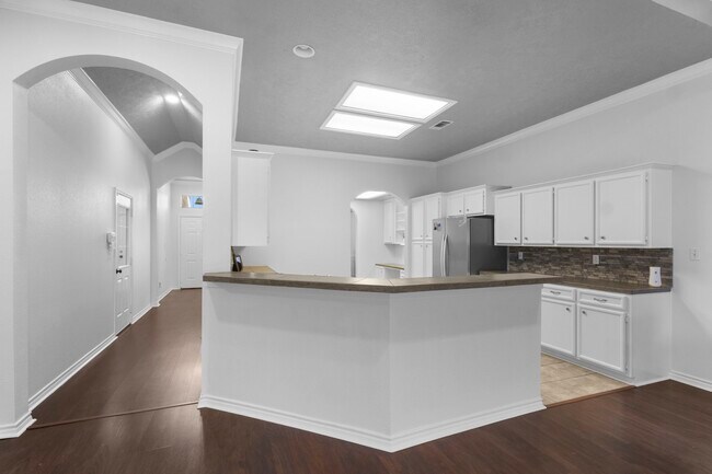 Building Photo - 405 Harbor Oaks Dr