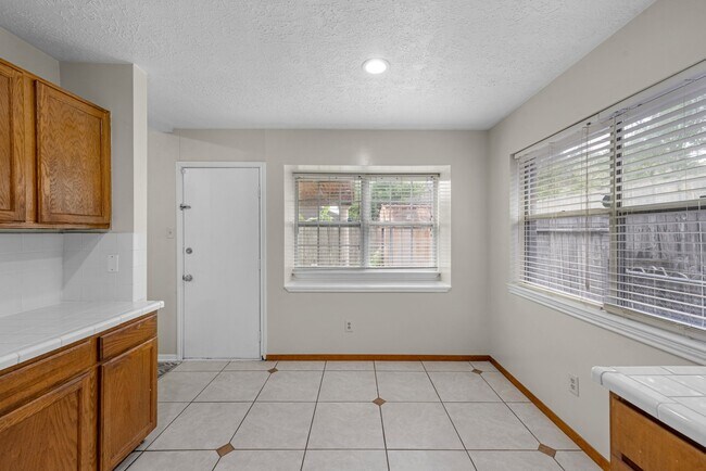 Building Photo - 19403 Bristlestar Dr