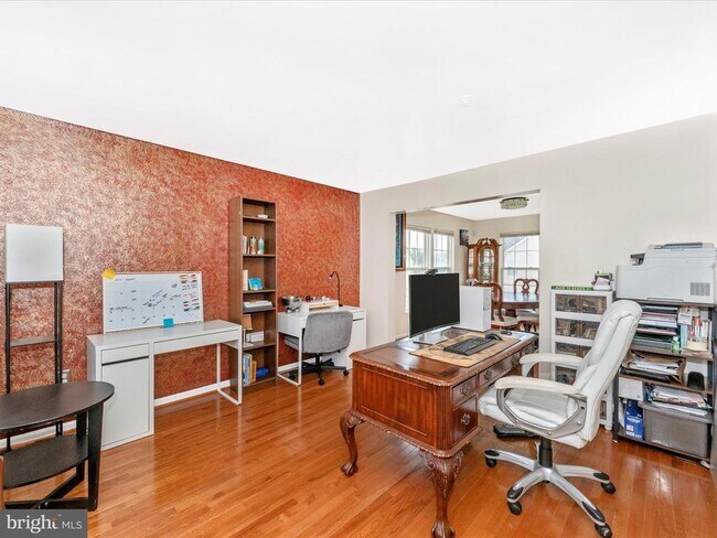 Building Photo - 8403 Black Willow Ct