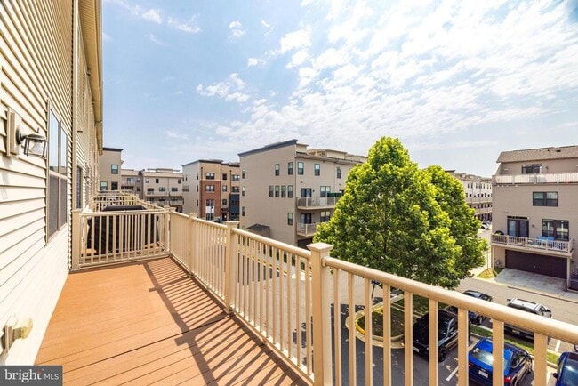 Building Photo - 44750 Tiverton Sq