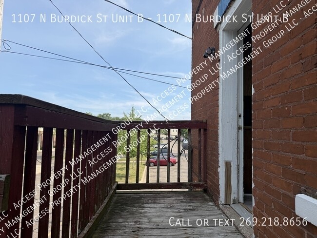 Building Photo - 1107 N Burdick St