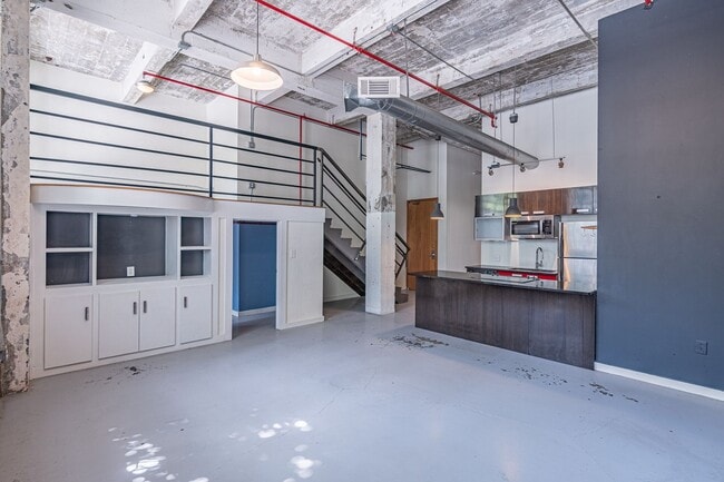 Building Photo - Authentic Loft Living w/ views of Ponce Ci...