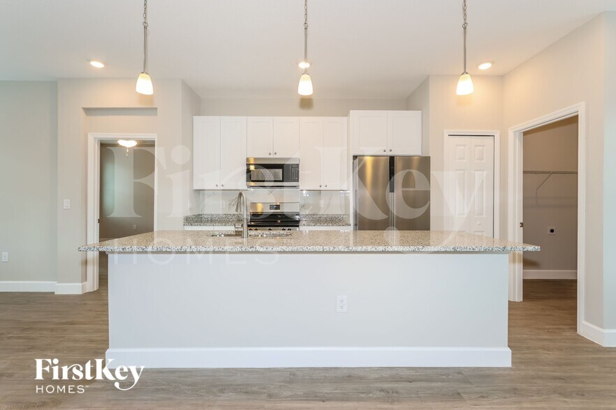 Building Photo - 331 Halloran St SE