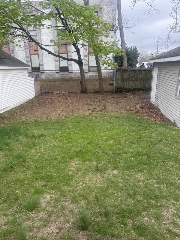 Building Photo - 14 Woodside Ave