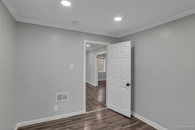 Building Photo - 20830 Westview Ave