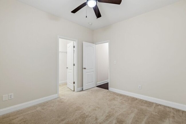 Building Photo - 5 Bedrooms in the heart of Summerfield!