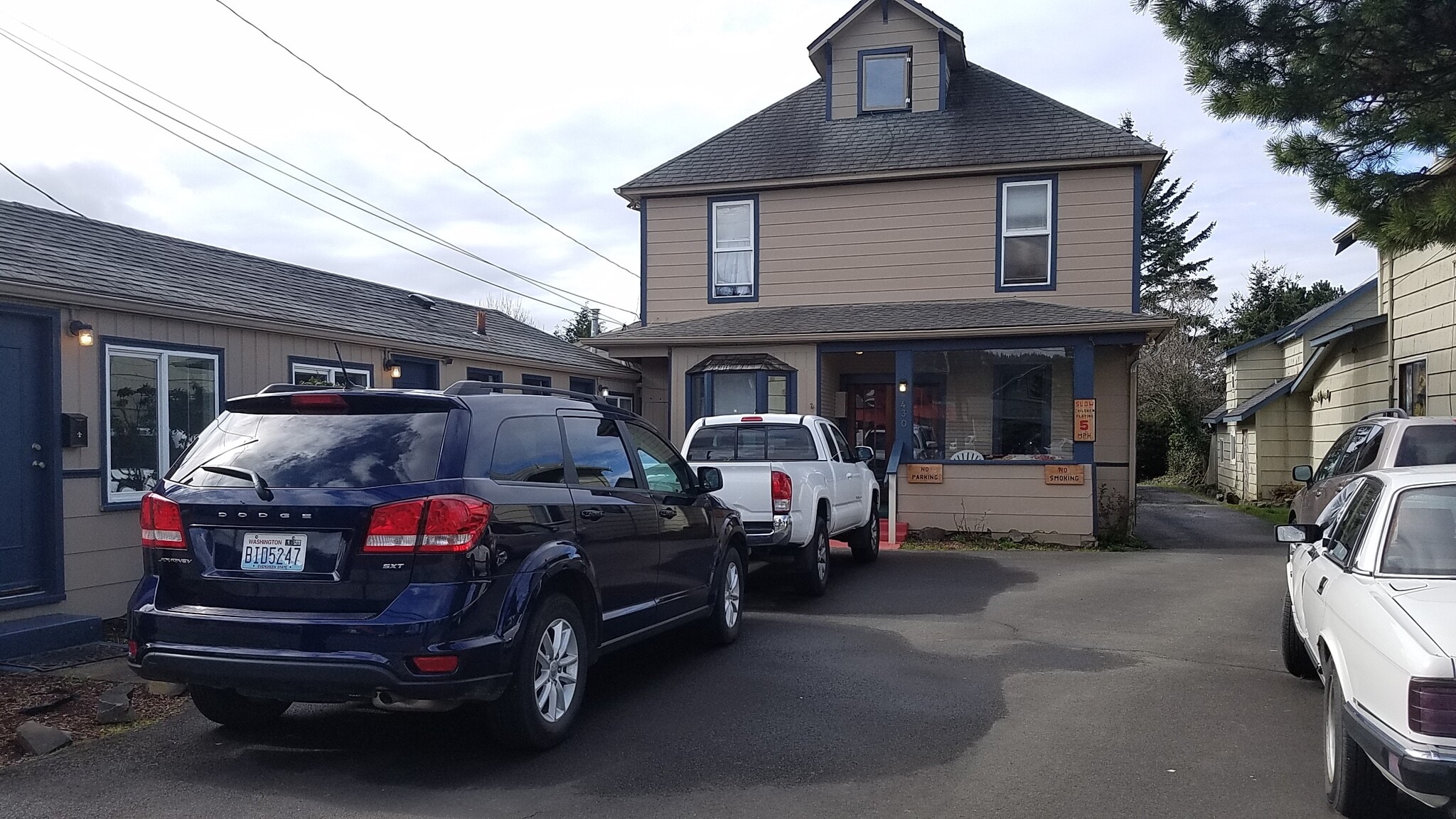 Building Photo - 430 S Holladay Dr