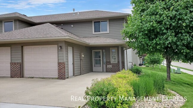 Primary Photo - 8500 W Lavern Wipf St