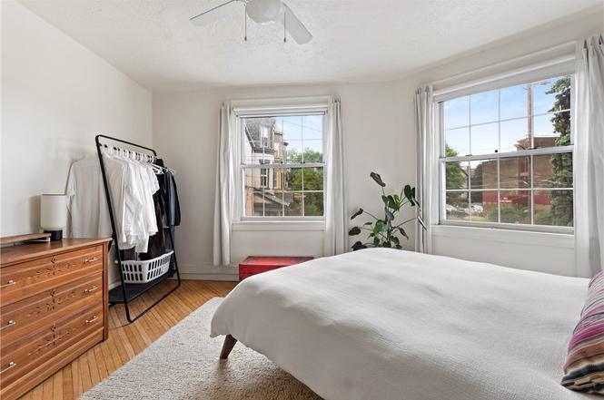largest bedroom - 5939 Alder St