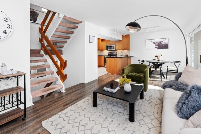 Building Photo - 814 W Bleeker St