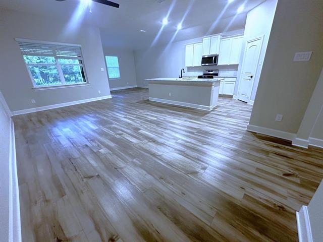 Building Photo - 2024 Brentwood Dr