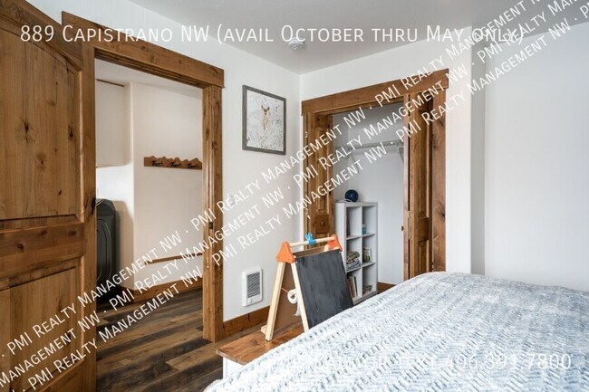 Building Photo - 889 Capistrano NW