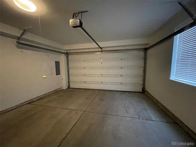 Building Photo - 1883 Vine St