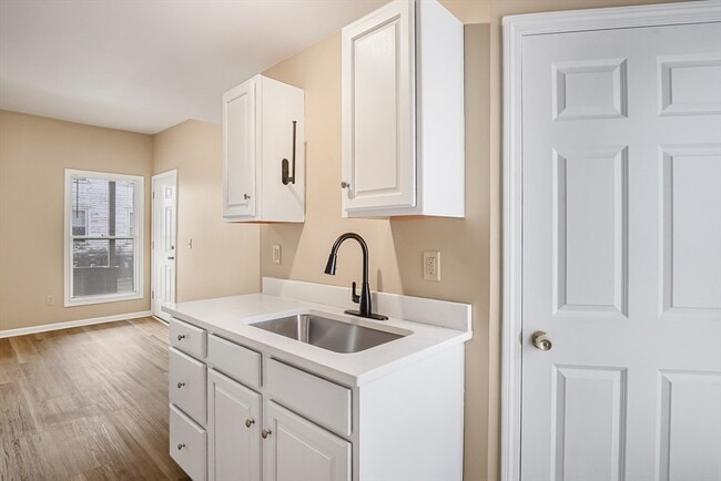 Building Photo - 12 Franklin Ave