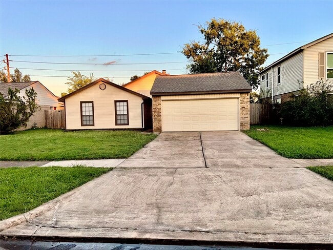 Building Photo - 3111 Timber View Dr