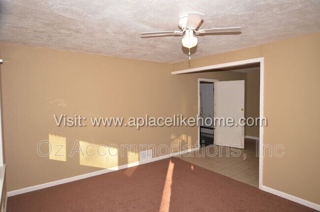 Building Photo - 9811 Marsh Ave