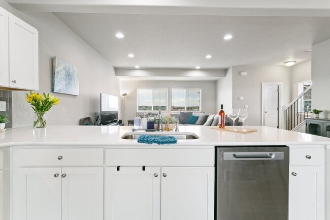 Building Photo - 7427 Gorgeted Quail Grv