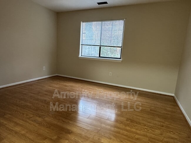 Building Photo - 704 Ninebark Ct