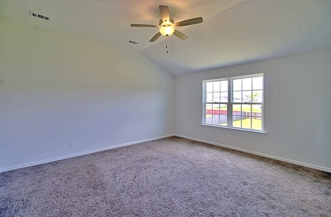 Building Photo - 29 Quarter Horse Run NE