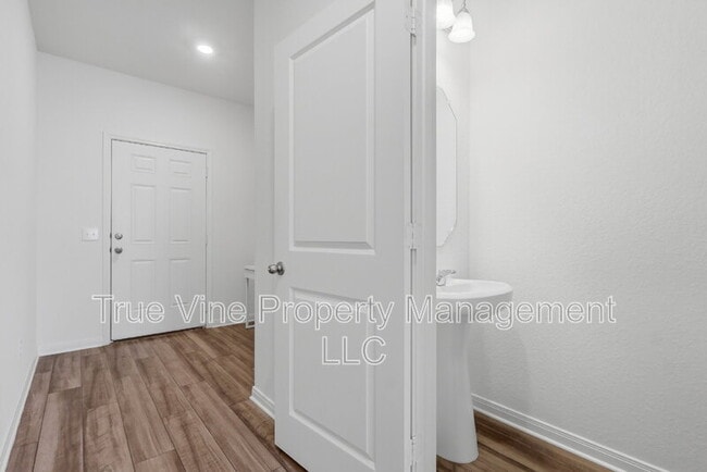 Building Photo - 14523 Bonito Loop