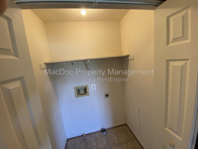 Building Photo - 5145 Cottonwood Ct