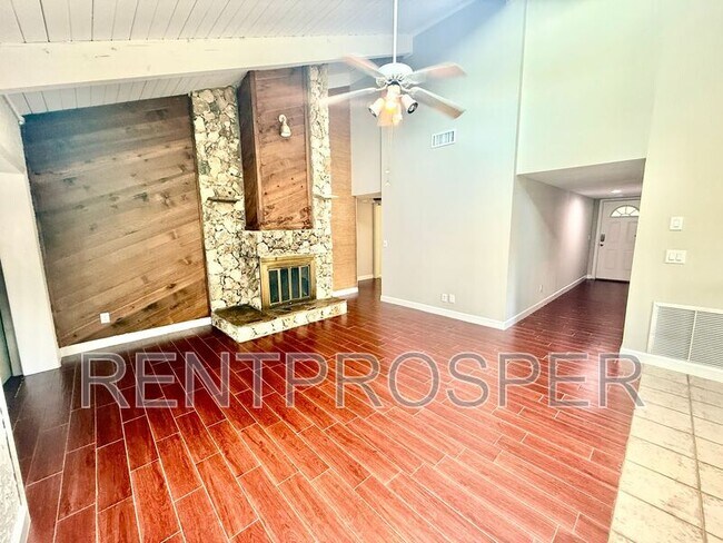 Building Photo - 1103 Dappled Elm Ln