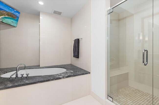 Building Photo - 1000 S Ocean Blvd