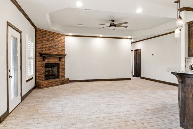 Building Photo - 12230 NE Deer Rdg Dr