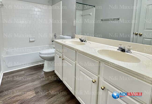Building Photo - Beautiful house in the LAMBERT cluster in ...