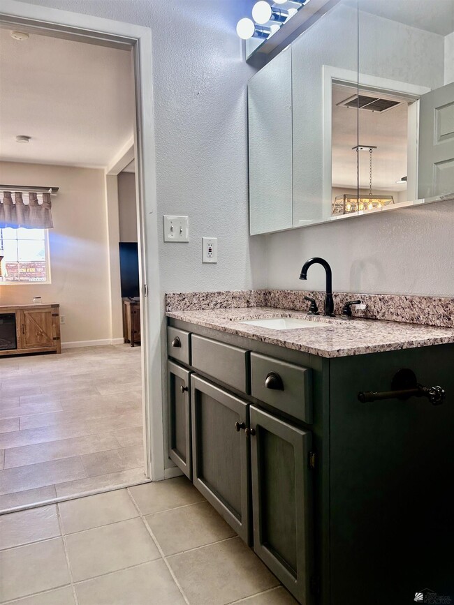 Building Photo - 13407 E 55th St