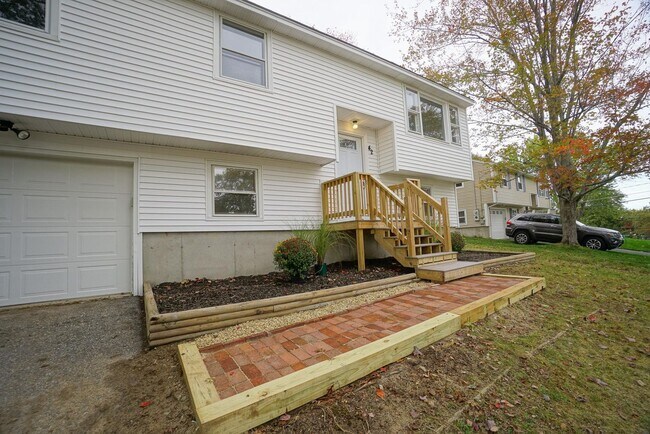 Building Photo - 42 Woodfield St