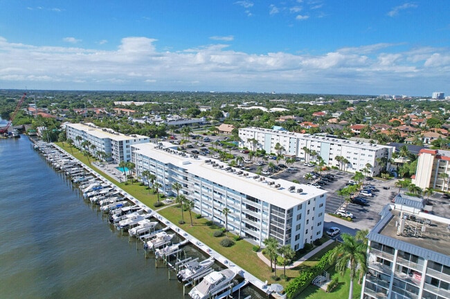 Building Photo - 104 Paradise Harbour Blvd