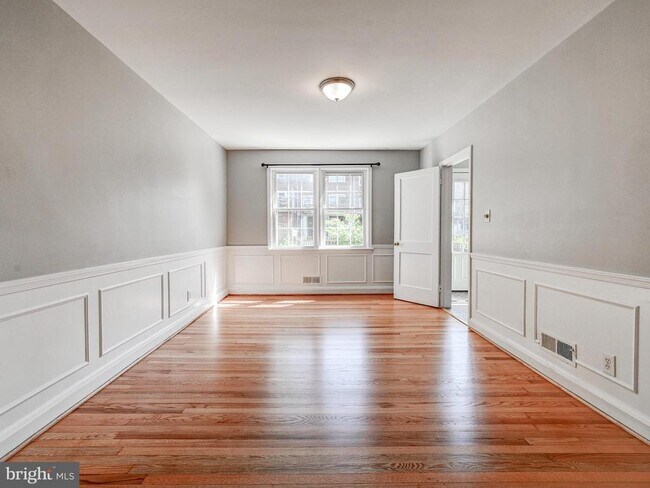 Building Photo - 111 Stanmore Rd