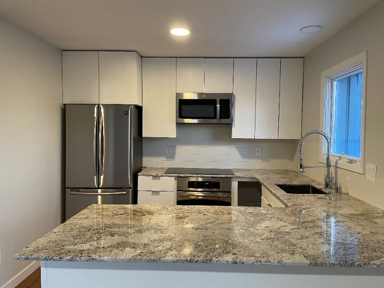 Building Photo - 1604 Russian Jack Dr