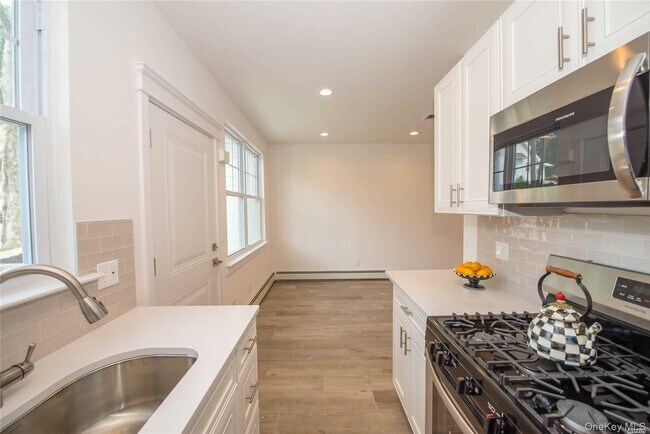 Building Photo - 8 Northridge St