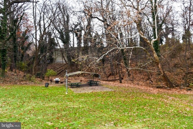 Building Photo - 5207 Newton St