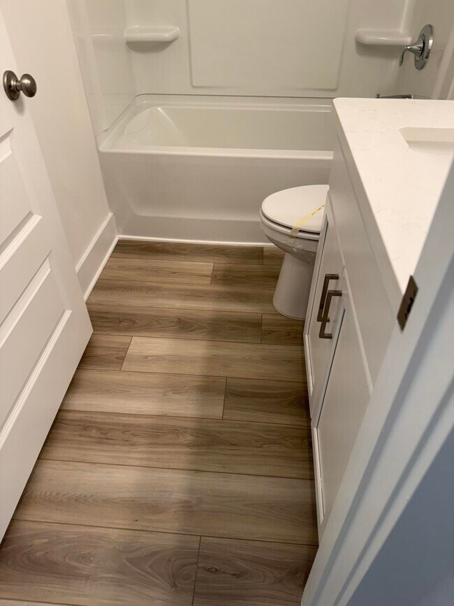 Building Photo - 210 Lyla Ln