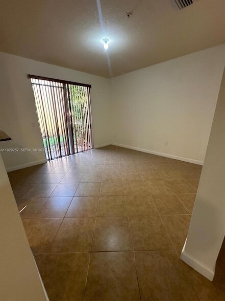 Building Photo - 12444 Emerald Creek Manor