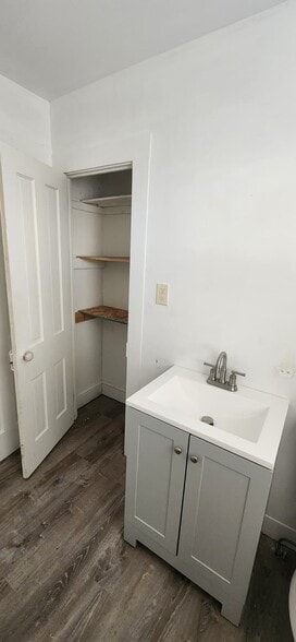 Building Photo - 197 Roosevelt St