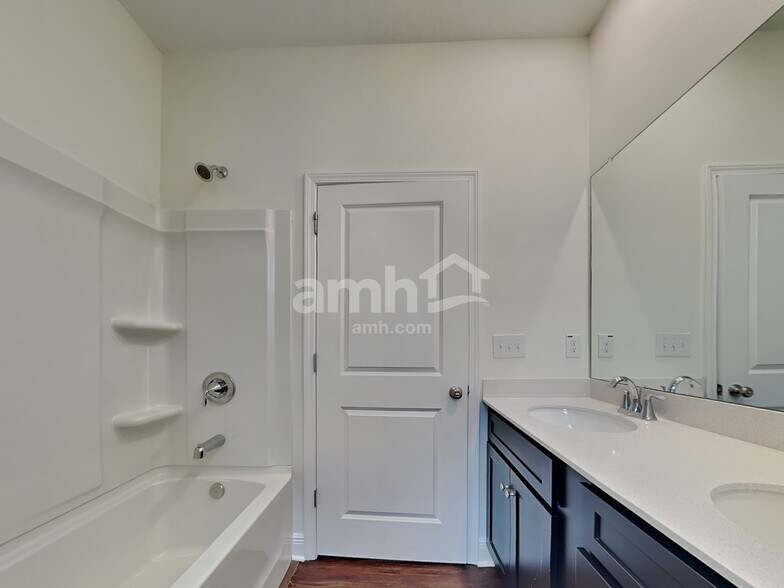 Building Photo - 27600 St Andrews Ave