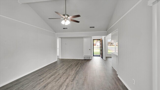 Building Photo - 1500 High Ridge Rd