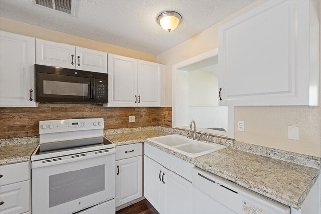 Building Photo - 7651 Montague Loop