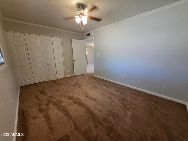 Building Photo - 3719 S Elm St