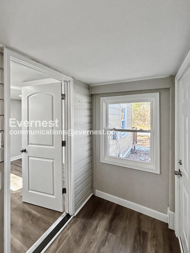 Building Photo - 1006 Turner Rd