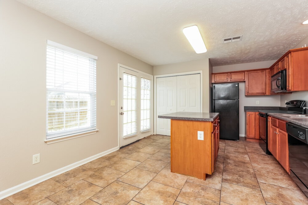 Building Photo - 606 Nixon Way