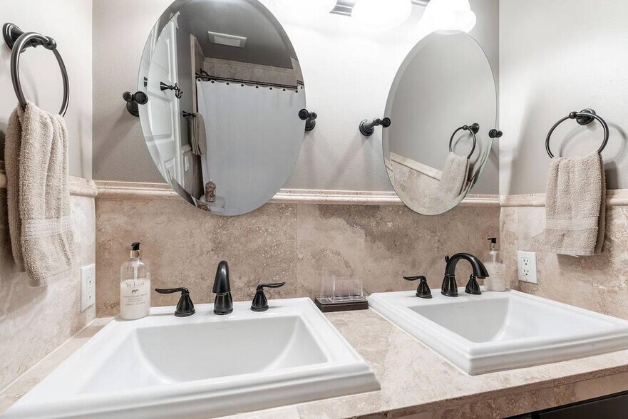 Building Photo - 510 Tacoma Ave S