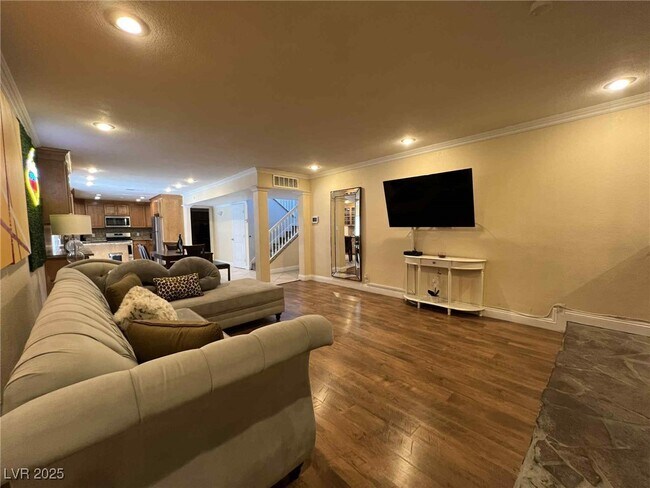 Building Photo - 2419 E Vegas Valley Dr