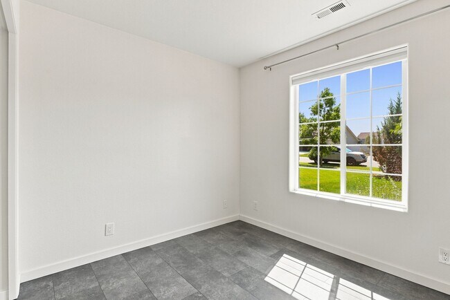Building Photo - 3389 W Pescador Dr